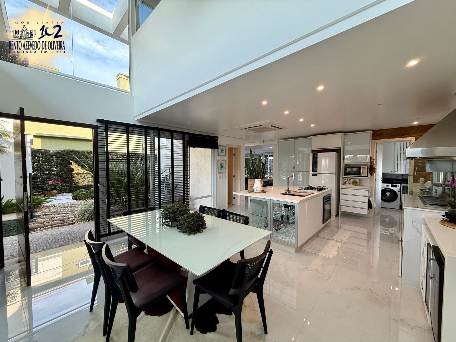 Casa, 4 quartos, 270 m² - Foto 9