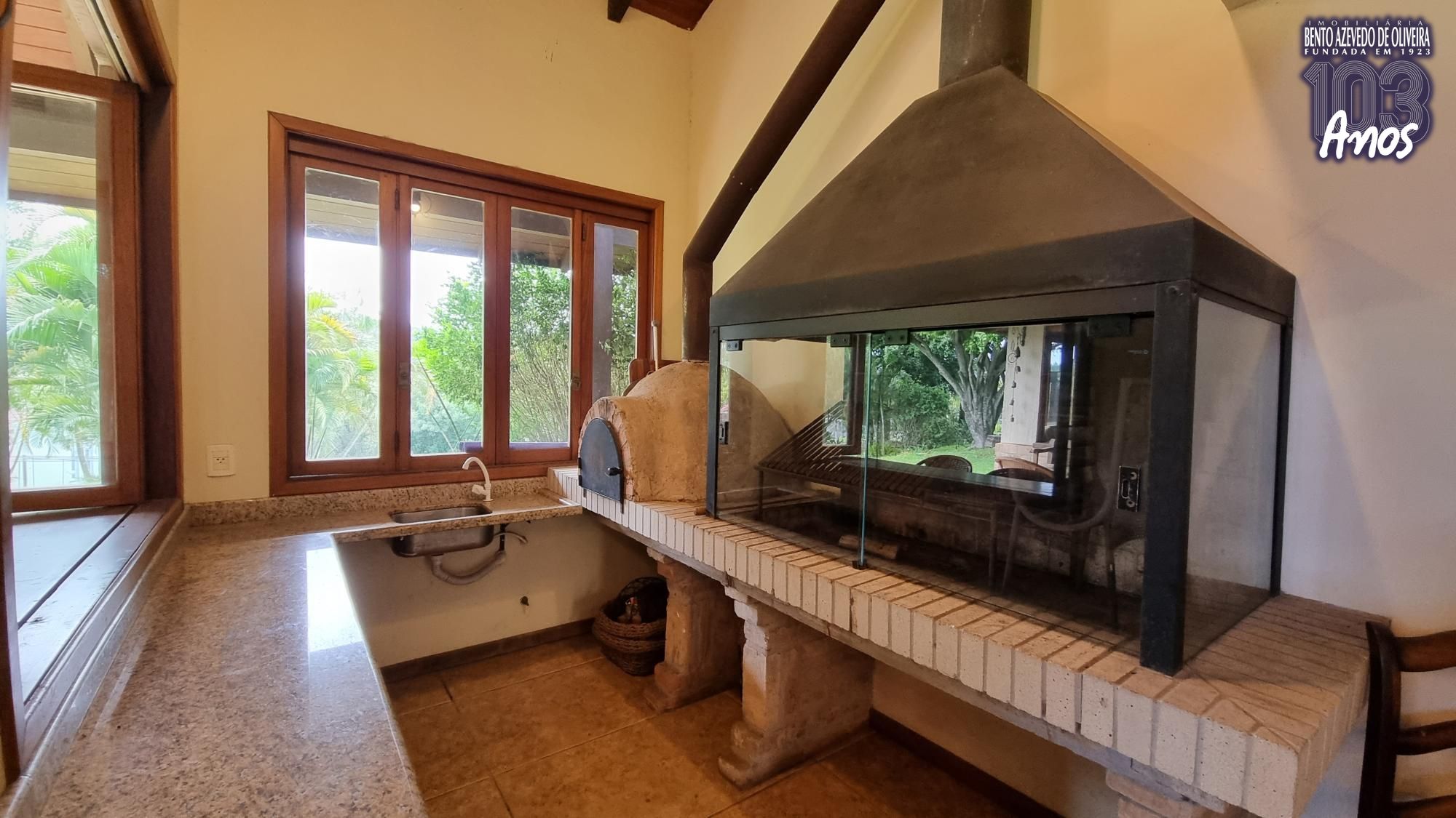 Parrilleira e forno