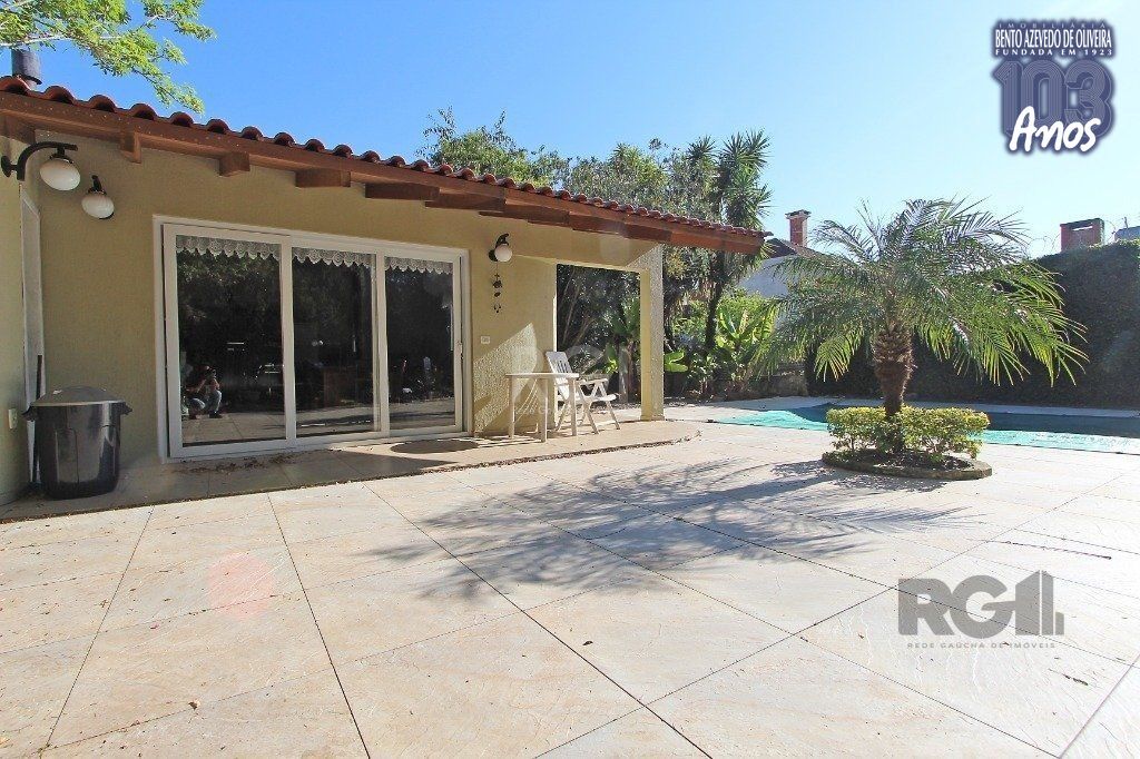 Casa, 5 quartos, 230 m² - Foto 1