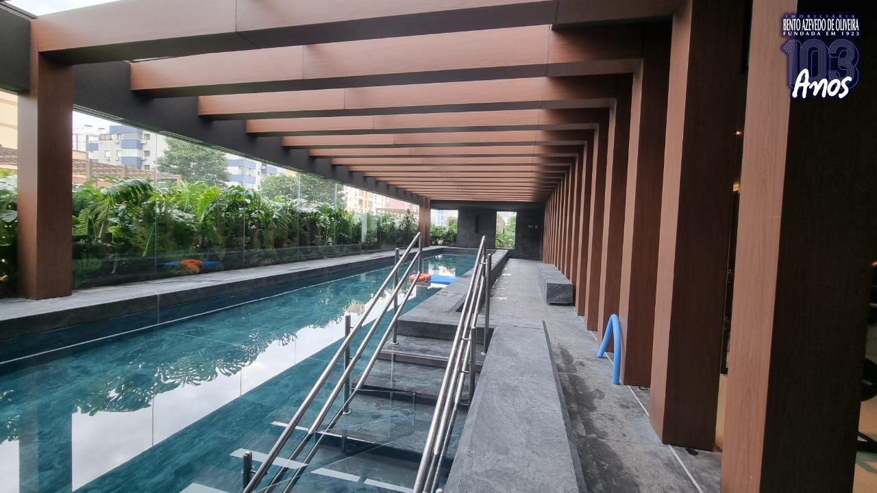 Piscina interna aquecida