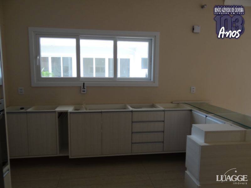 Casa, 3 quartos, 305 m² - Foto 1