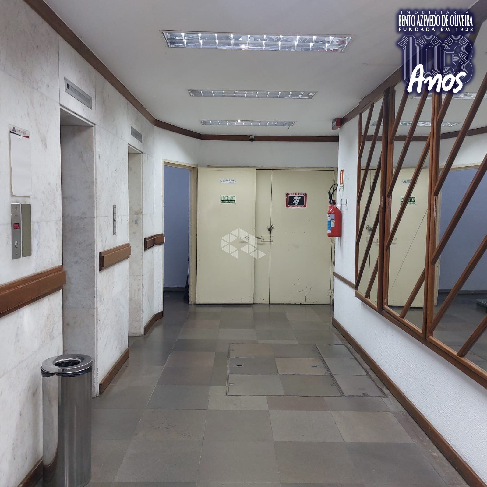 HALL-COM-ELEVADORES