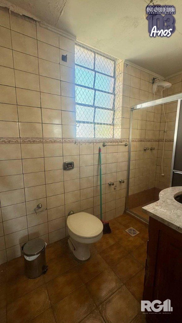 BANHEIRO-COM-REVESTIMENTO-CERAMICO