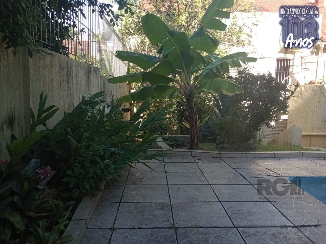 P%C3%A1tio+piscina.jpg+2025-04-10
