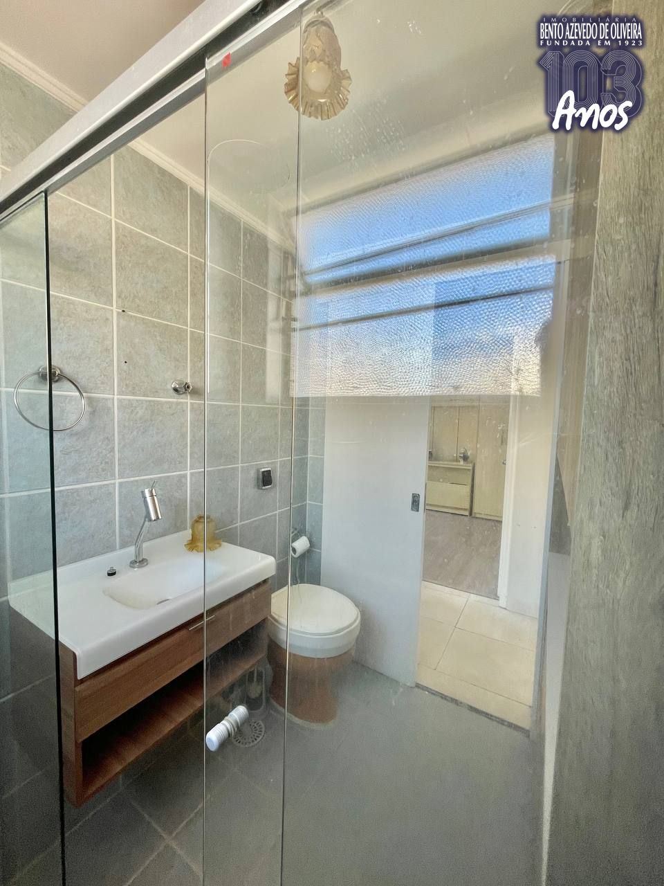 Banheiro-Box Blindex.