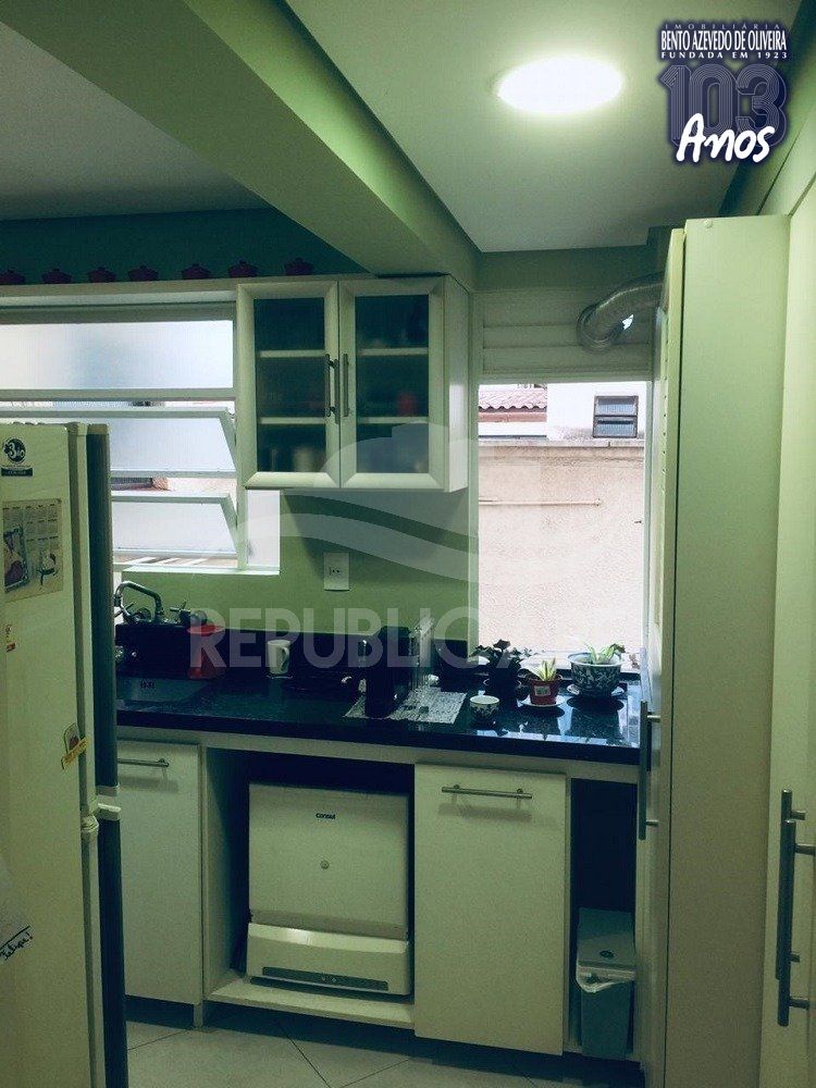 COZINHA-EQUIPADA-COM-BANCADA