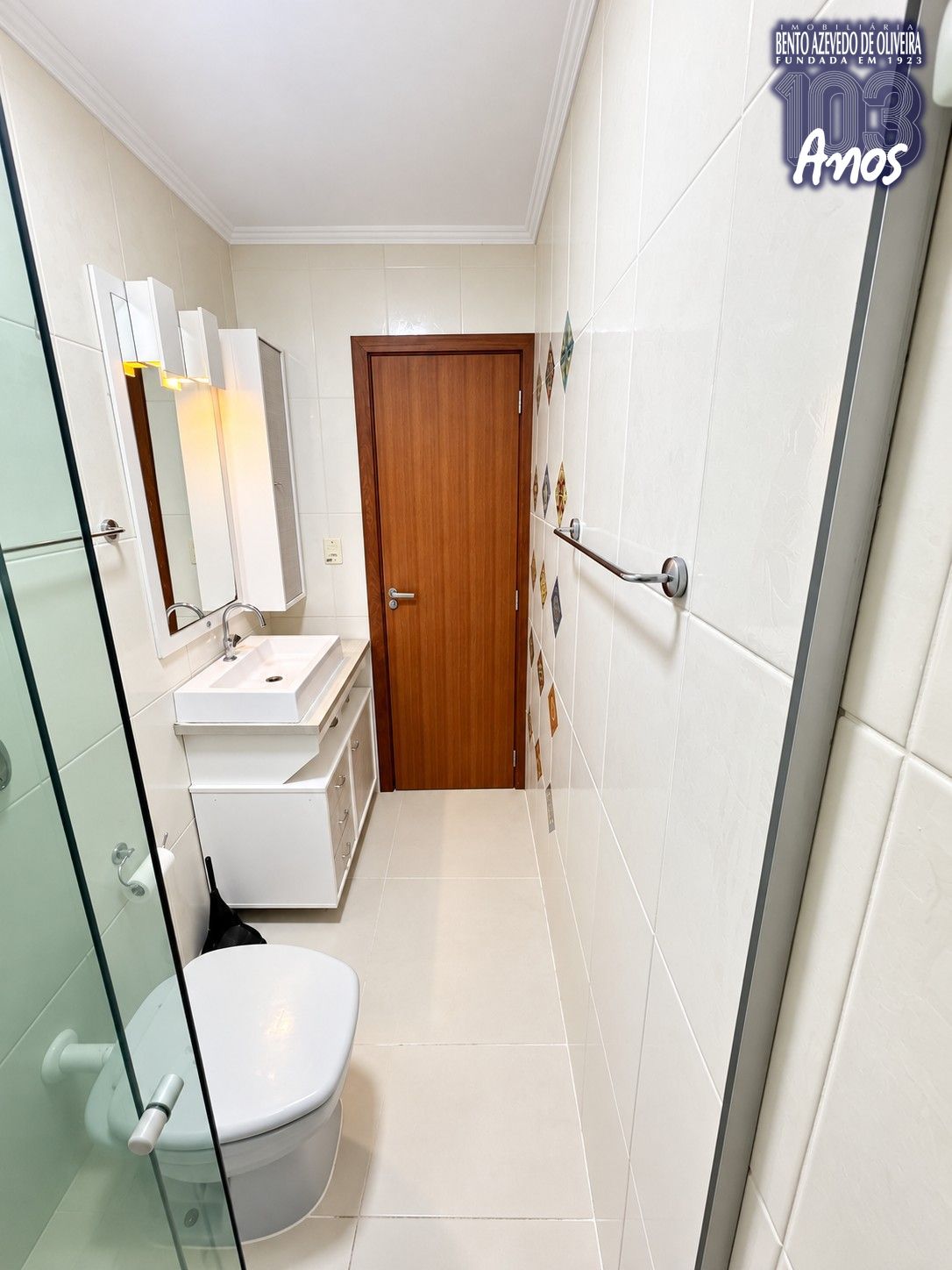apartamento-banheiro-amplo