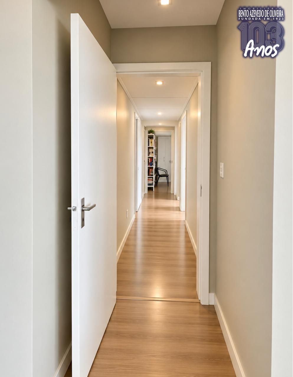 Corredor Iluminado-Laminado.