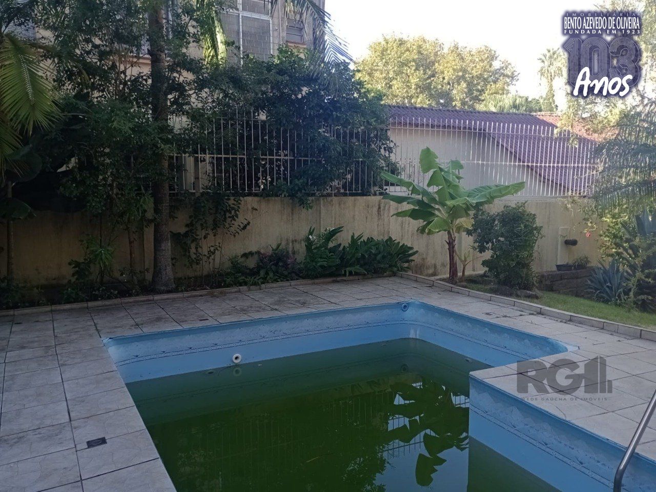 Piscina.jpg+2025-04-10