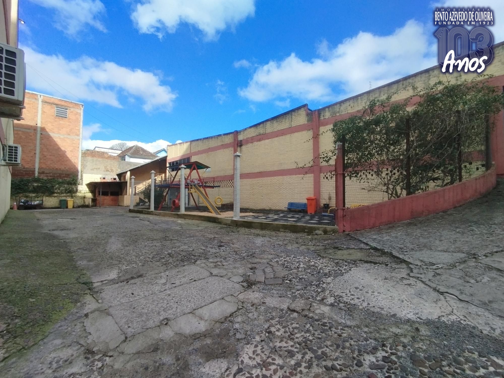 PLAY GROUND
