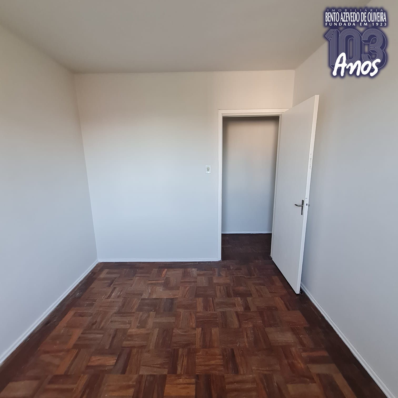 QUARTO CASAL