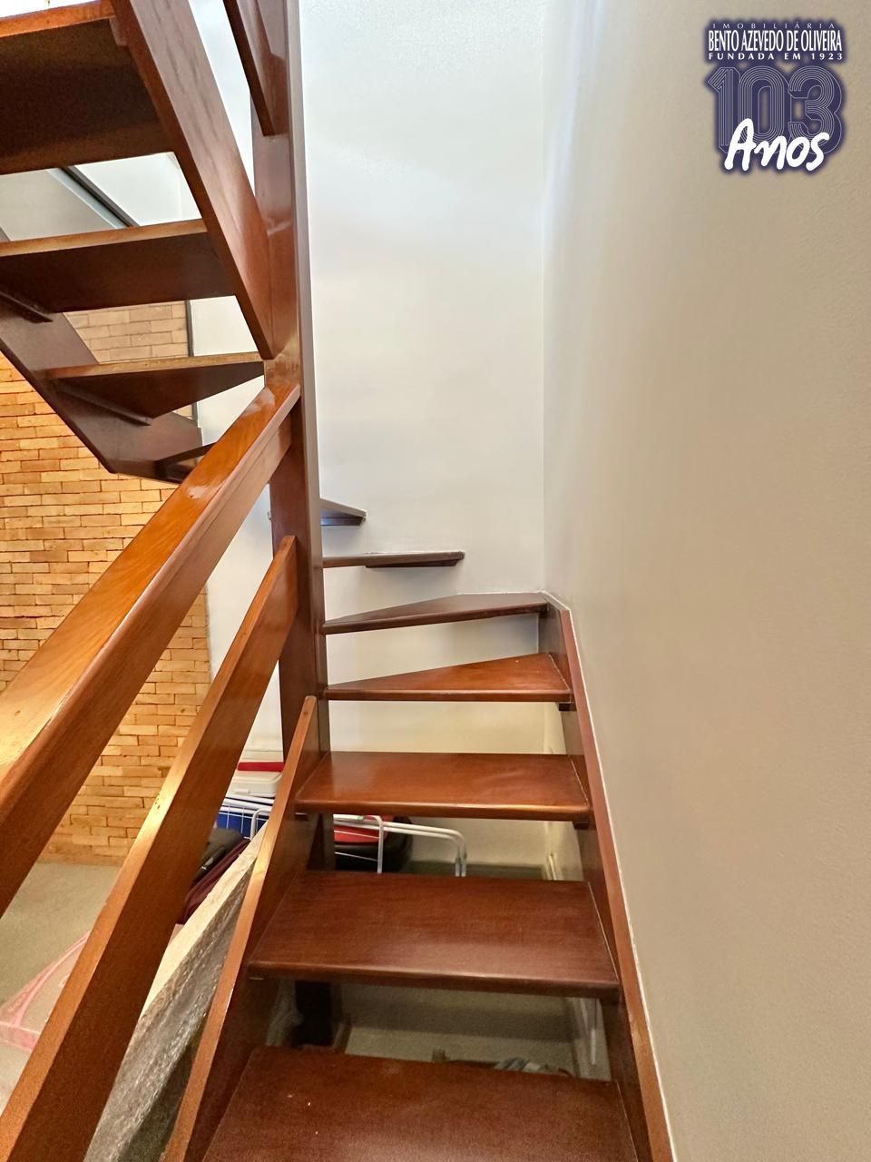 escada para segundo andar