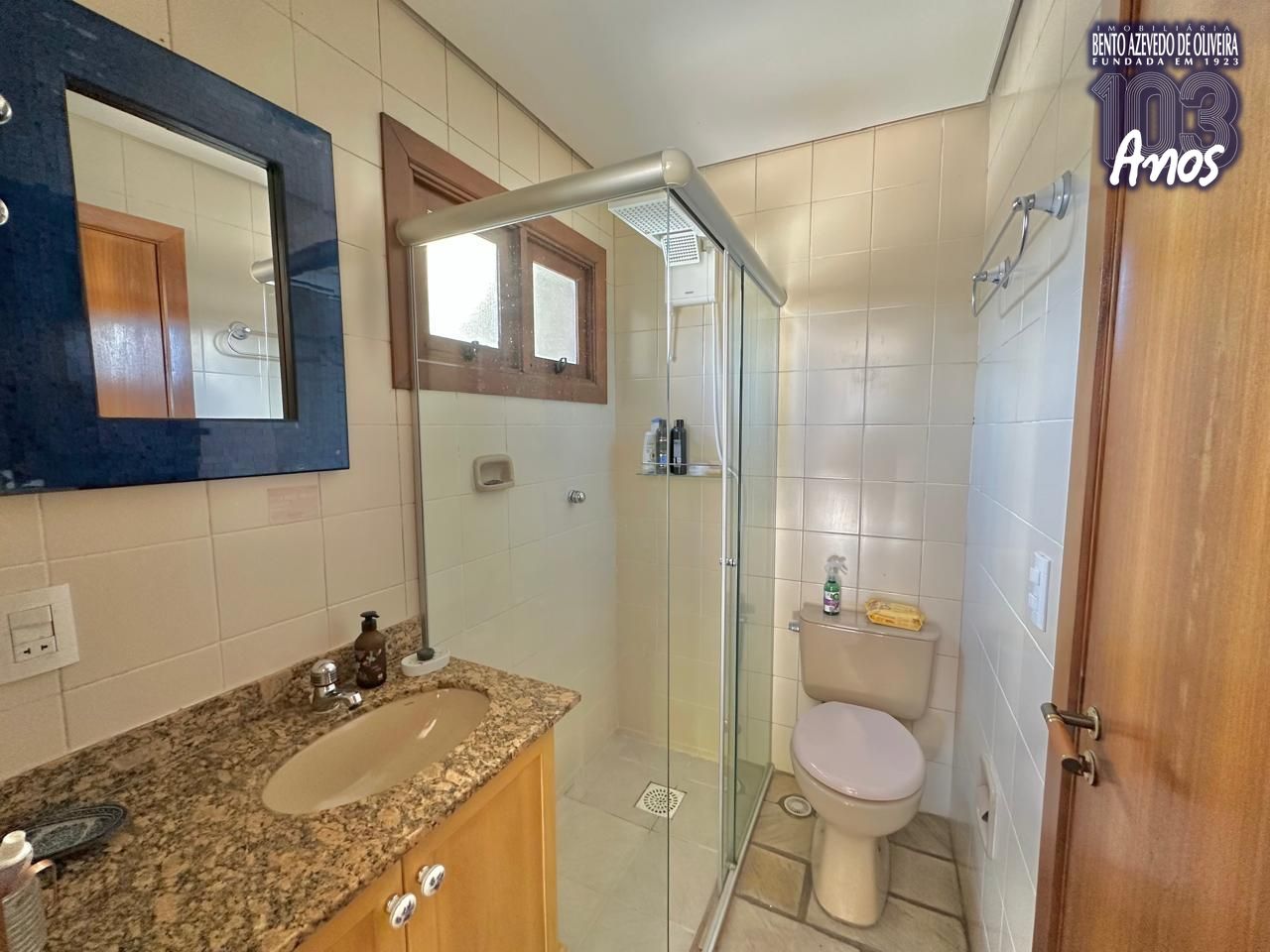 segundo andar banheiro suíte americana com acesso sala