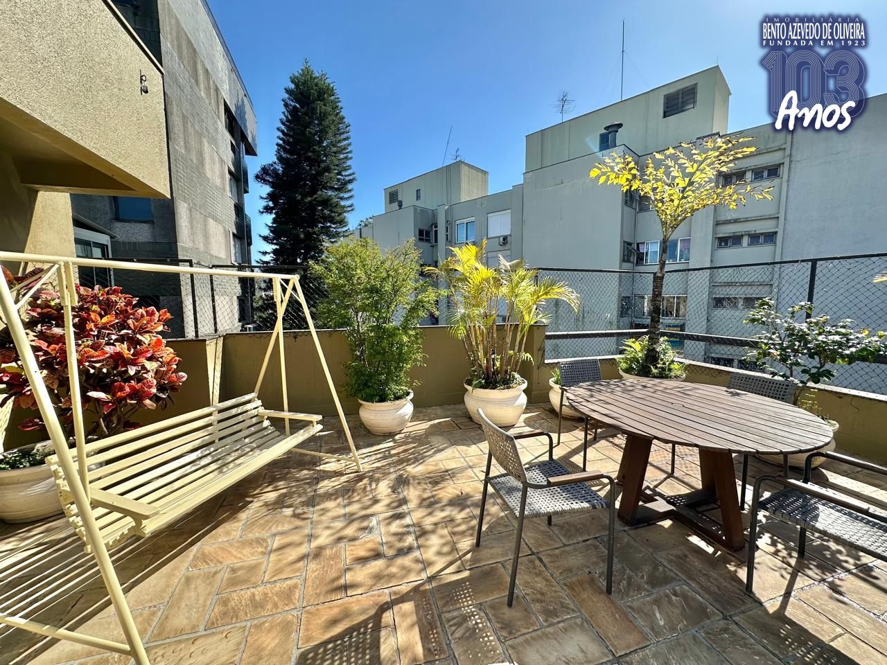 segundo andar área externa pátio e piscina