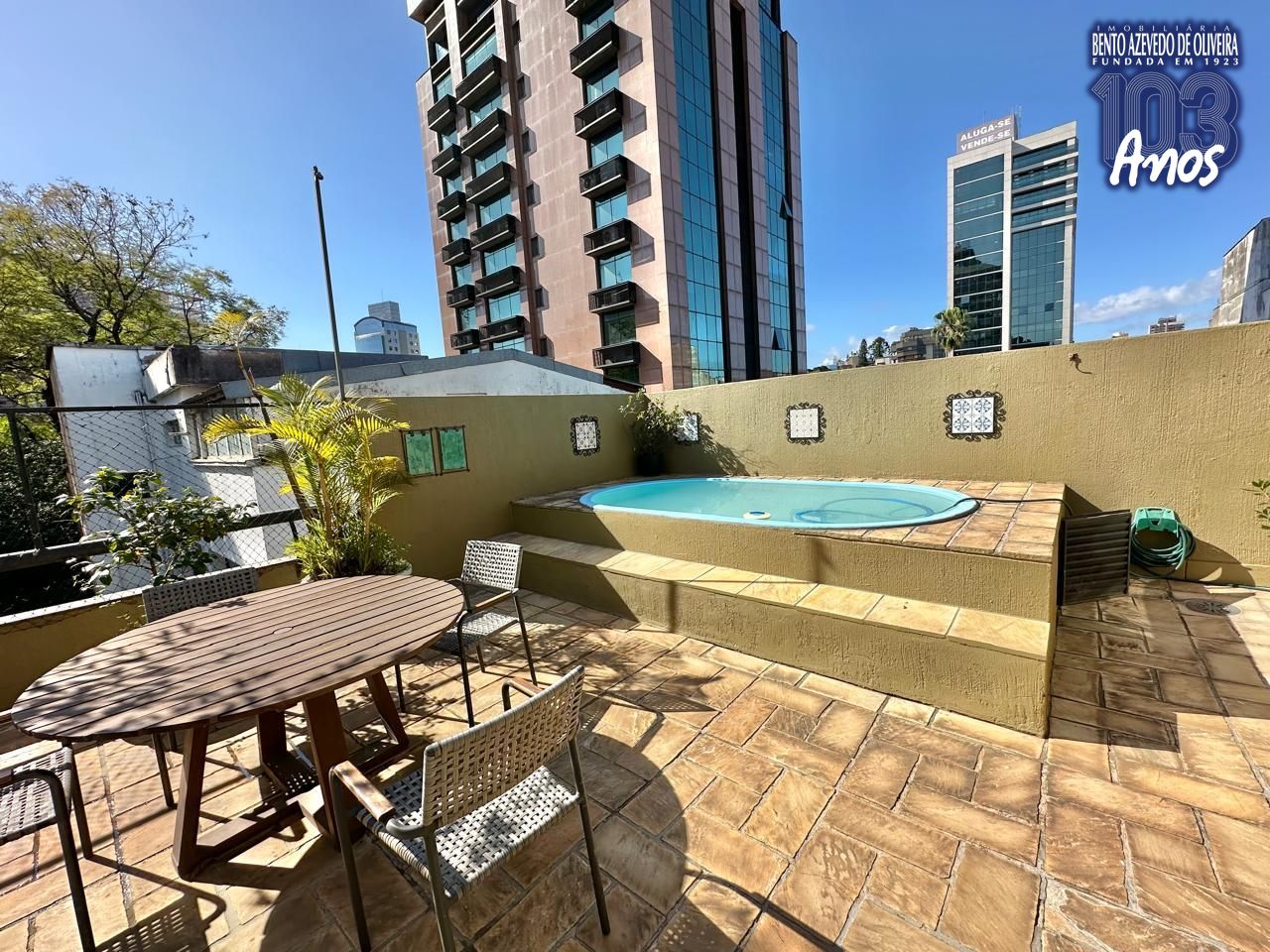segundo andar área externa pátio e piscina