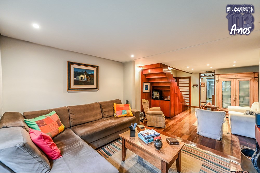 2501695.jpeg