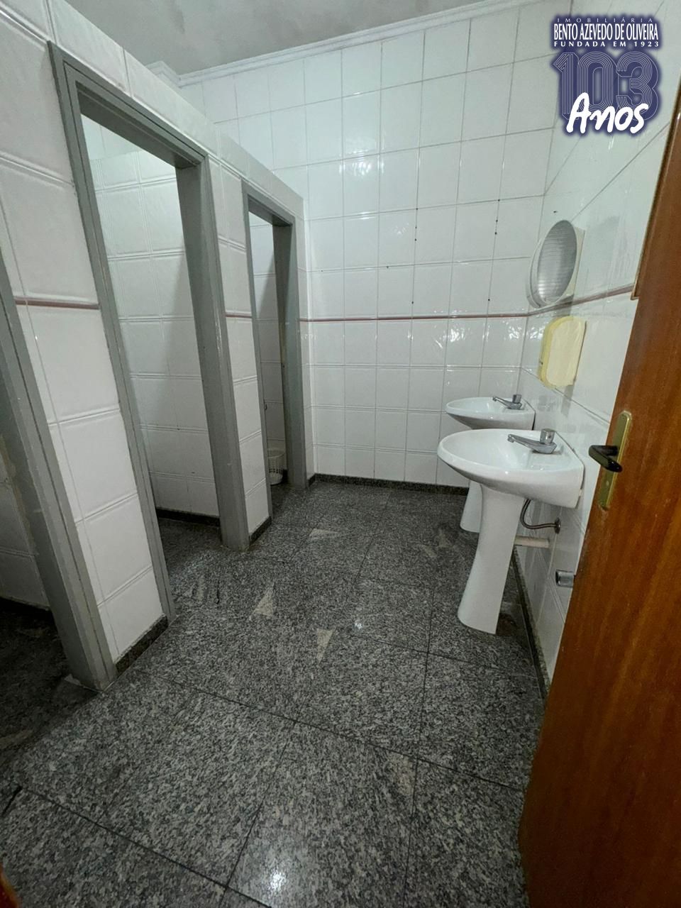 2106654.jpeg