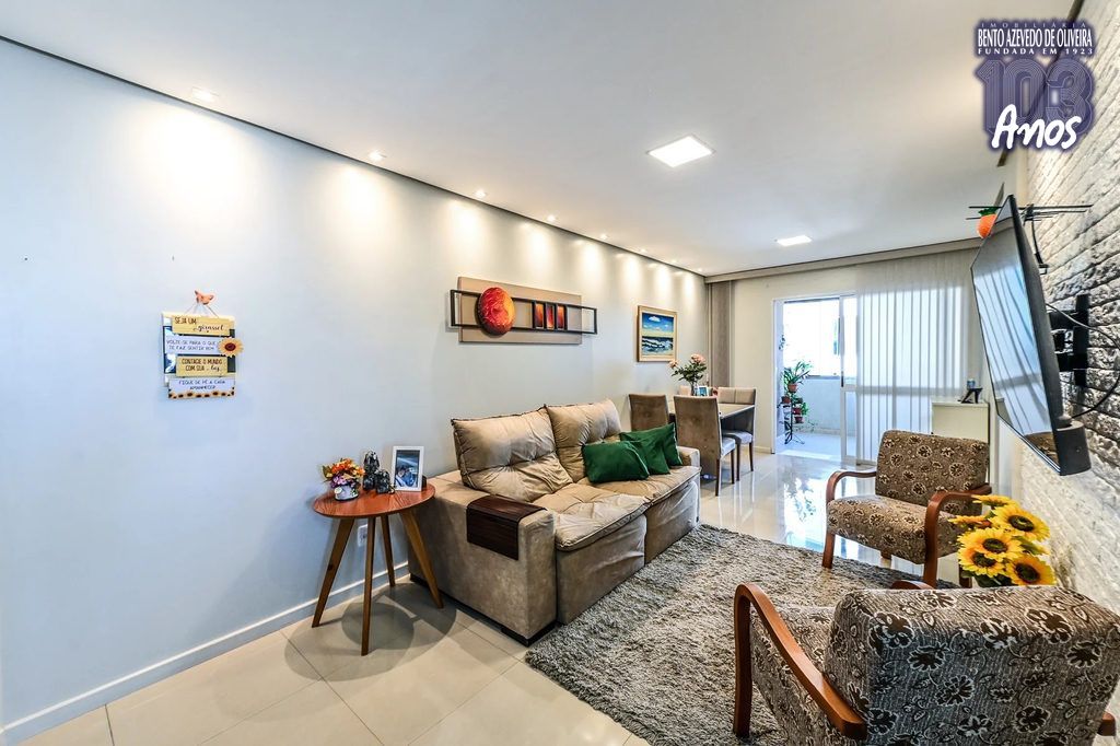 cm2ch0j6tputt1k4ir572ymkw54m.jpeg