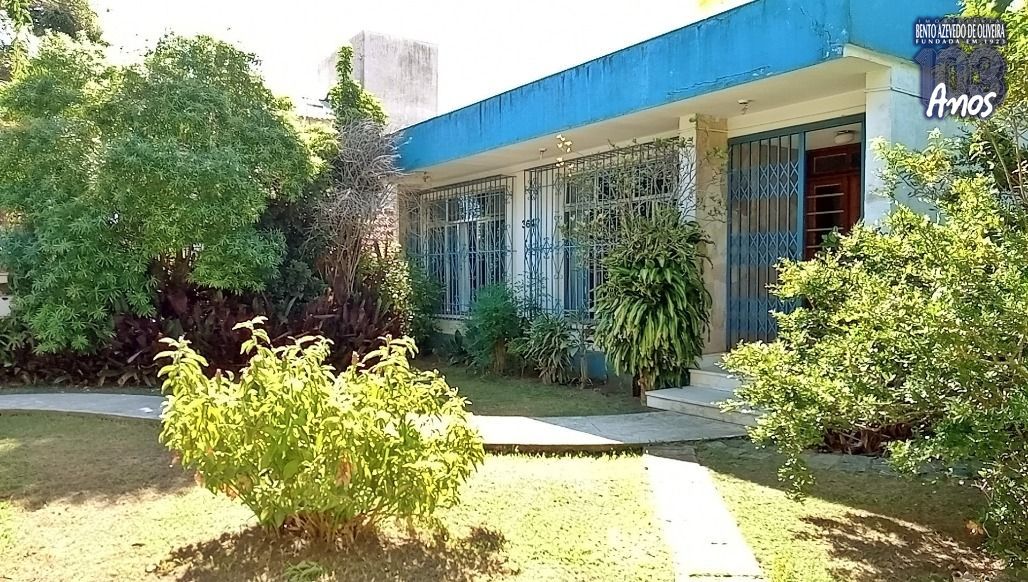 Casa, 5 quartos, 252 m² - Foto 1