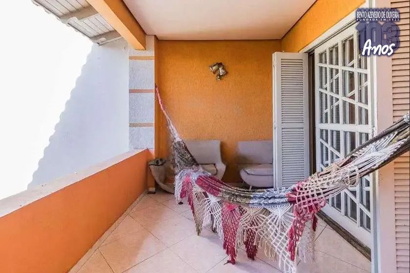 Casa, 4 quartos, 230 m² - Foto 2