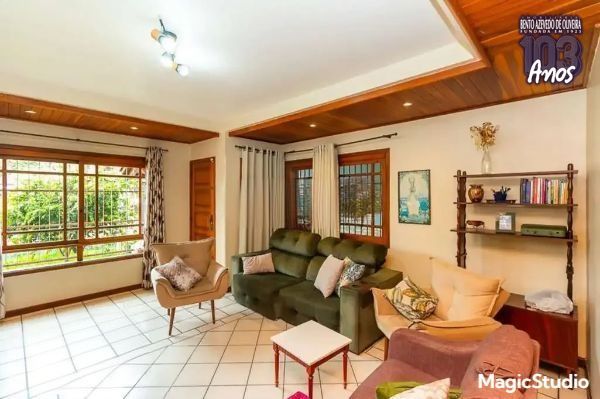 Casa, 5 quartos, 235 m² - Foto 1
