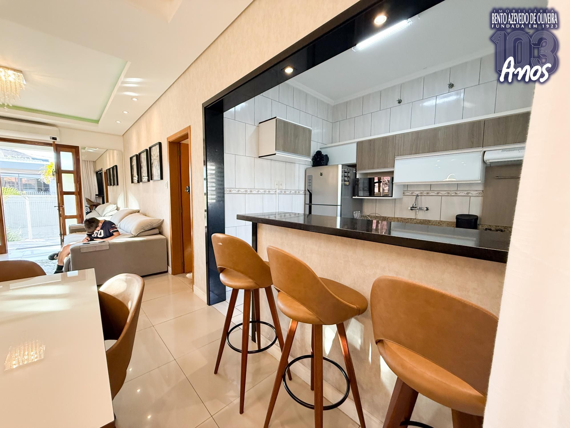 Sala de jantar integrada à cozinha