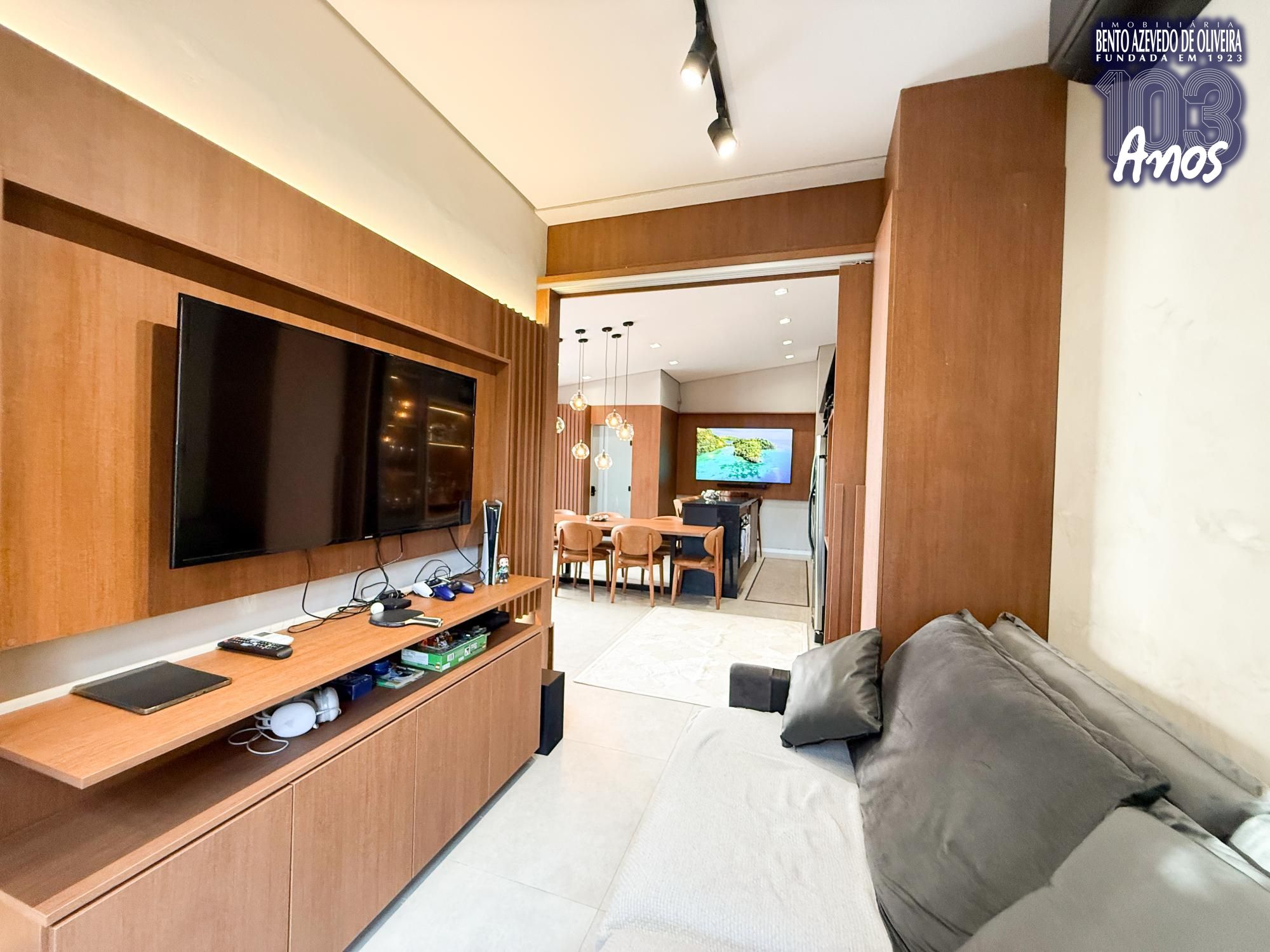 Sala de estar com móveis planejados