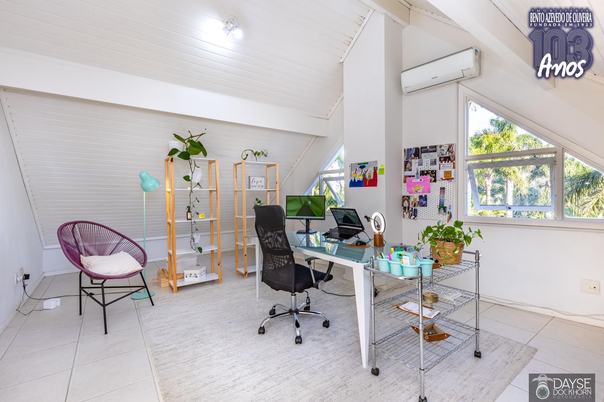 Espaço versátil em casa de condomínio fechado no Ecoville