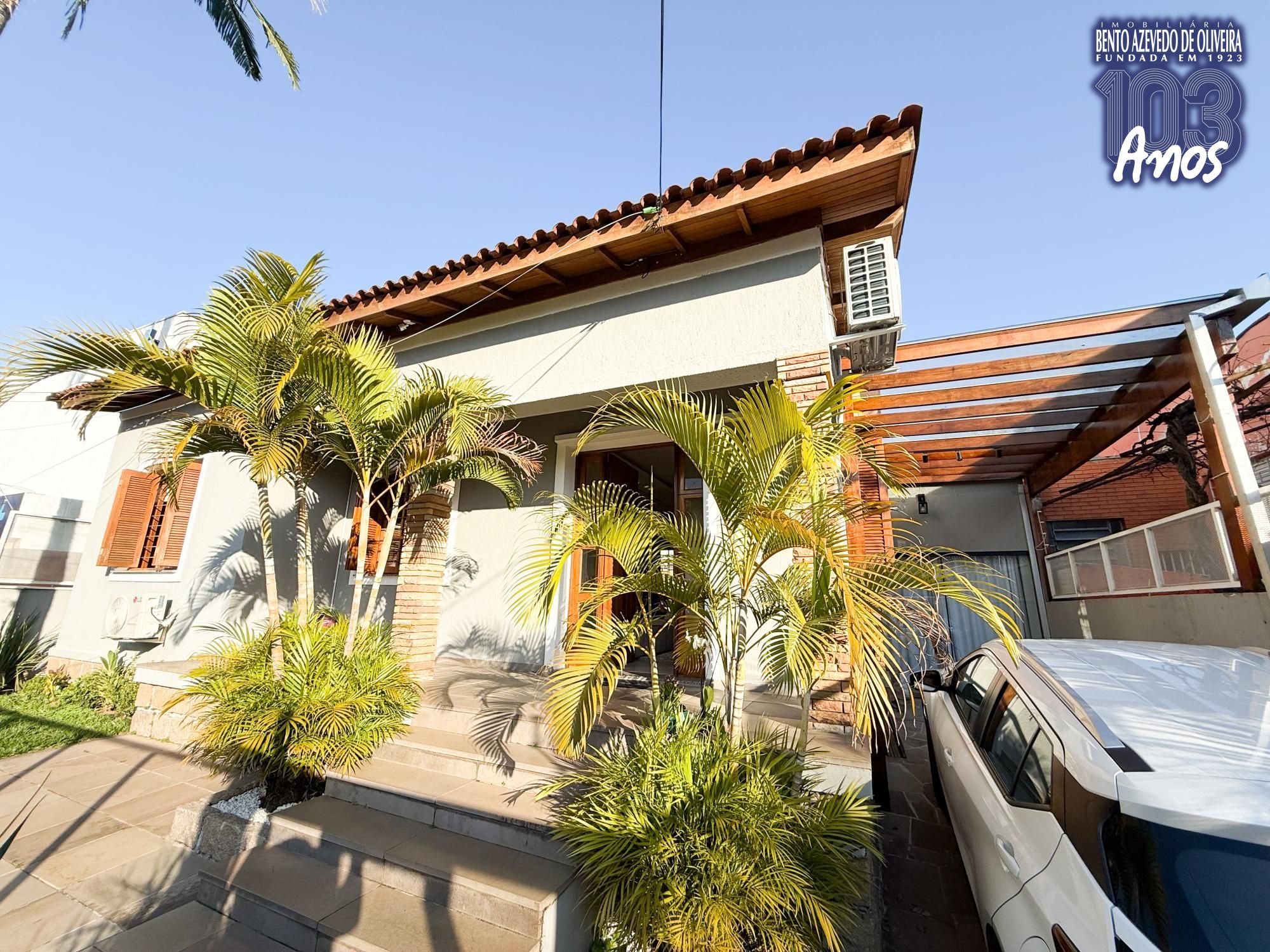 Fachada de casa à venda no bairro Jardim Lindóia