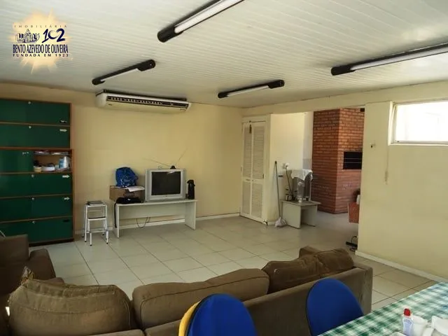 1372323.jpg