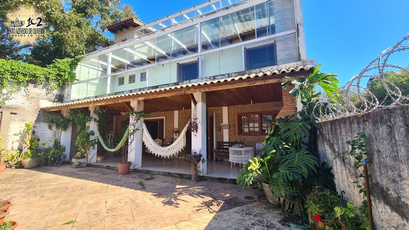 Casa, 4 quartos, 145 m² - Foto 1