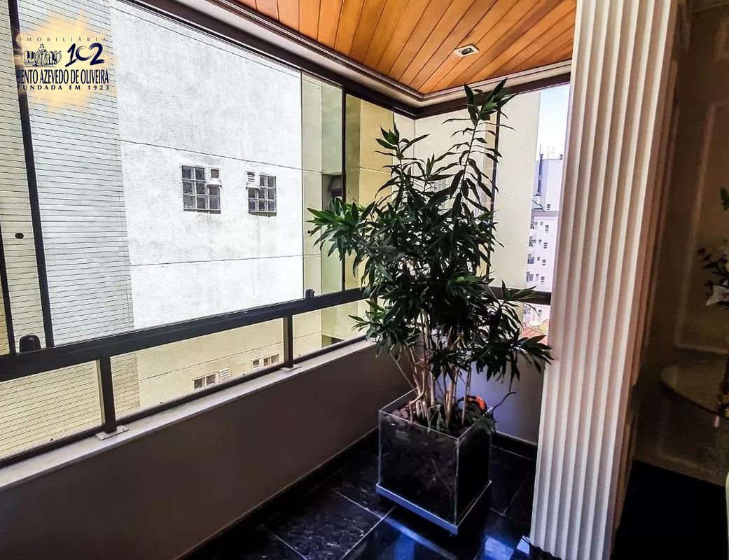 Apartamento, 3 quartos, 132 m² - Foto 2