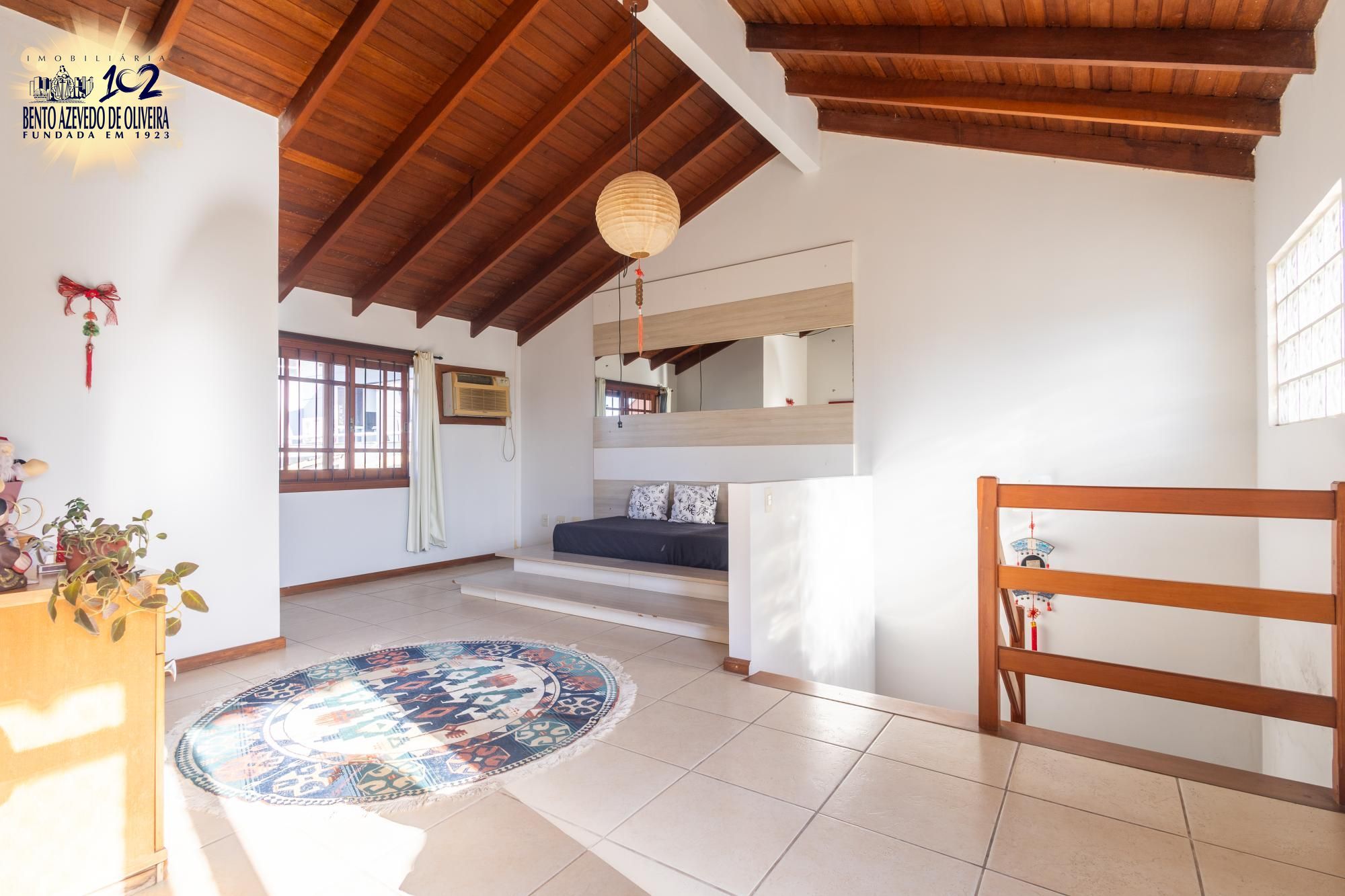 Casa, 3 quartos, 214 m² - Foto 2