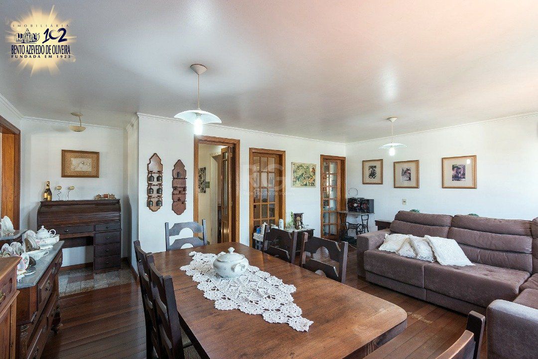 Casa, 5 quartos, 320 m² - Foto 1