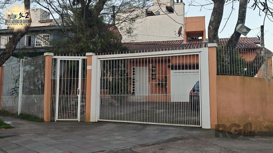 Casa, 4 quartos, 252 m² - Foto 1