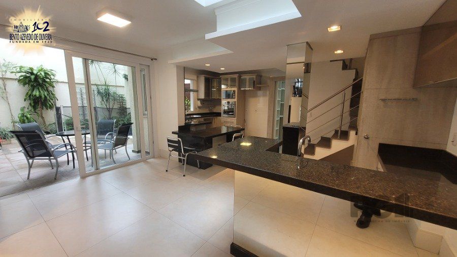 Casa, 4 quartos, 250 m² - Foto 1