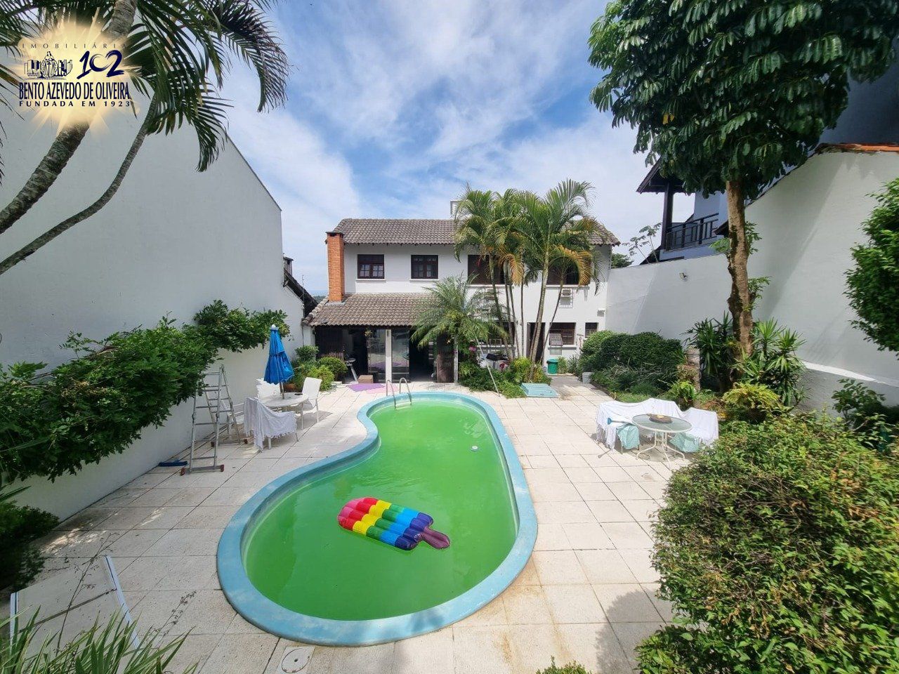 Casa, 3 quartos, 246 m² - Foto 1