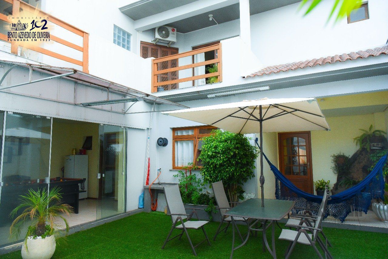 Casa, 3 quartos, 308 m² - Foto 1