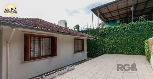 Casa, 4 quartos, 230 m² - Foto 1