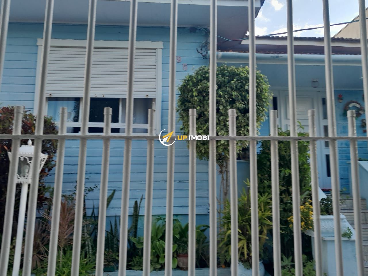 Casa, 3 dormitórios no bairro Santana em Porto Alegre para Comprar