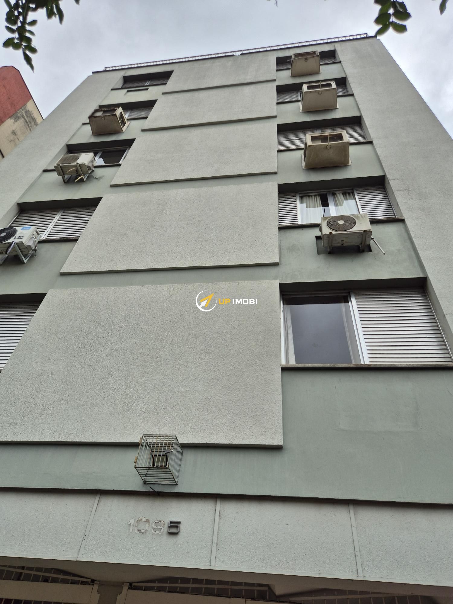 Apartamento, 2 dormitórios no bairro Floresta em Porto Alegre para Comprar