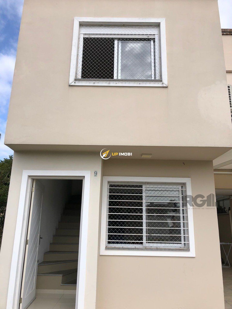 Casa de Condomínio com 74m², 2 dormitórios no bairro Nonoai em Porto Alegre para Comprar