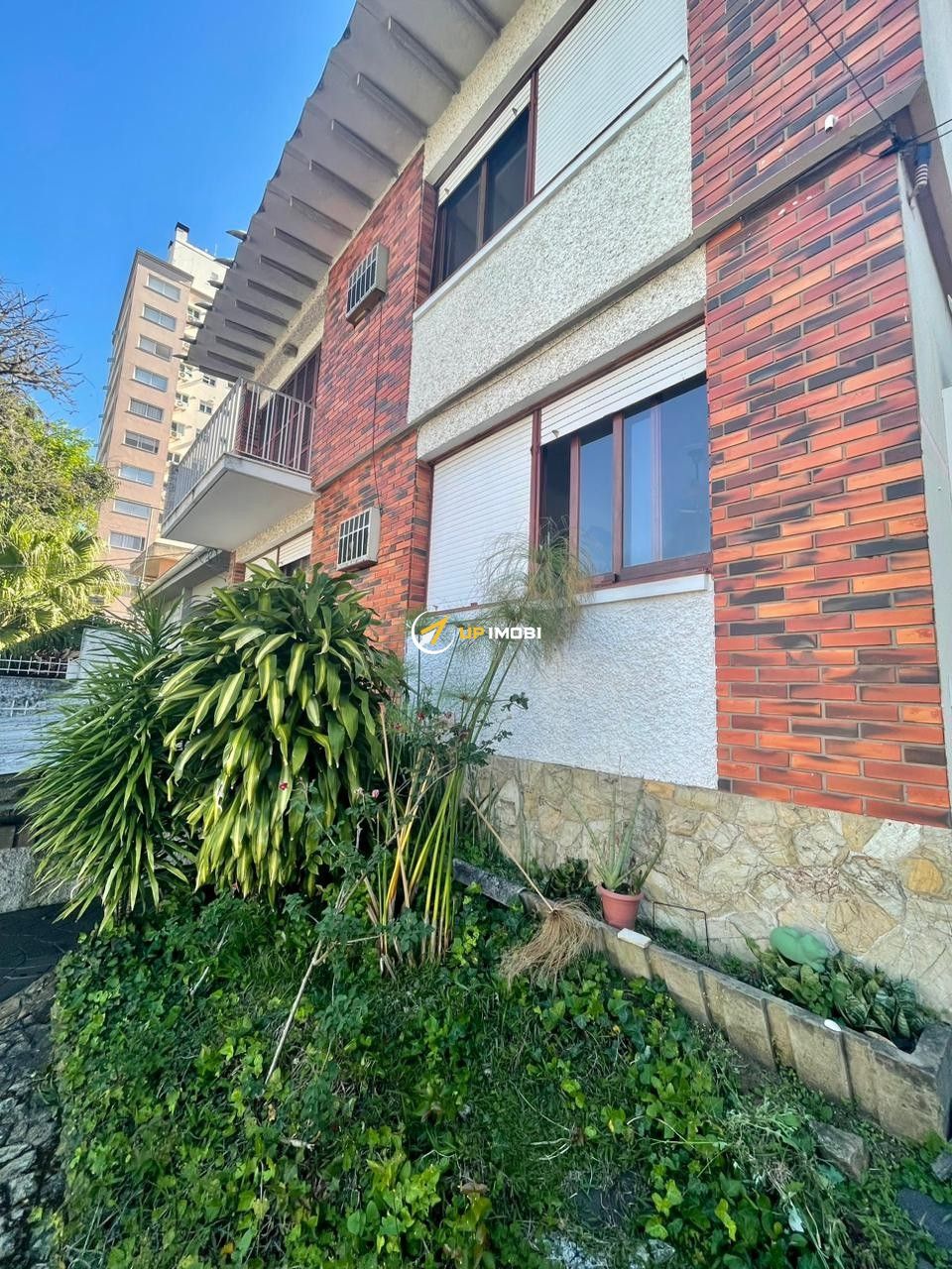 Casa, 4 dormitórios no bairro Petrópolis em Porto Alegre para Comprar