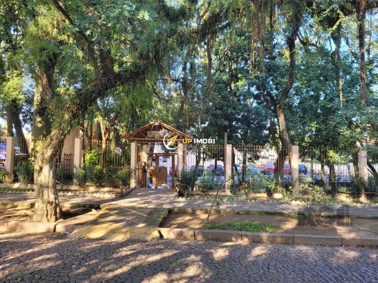 Casa de Condomínio com 36m², 2 dormitórios no bairro Guarujá em Porto Alegre para Comprar