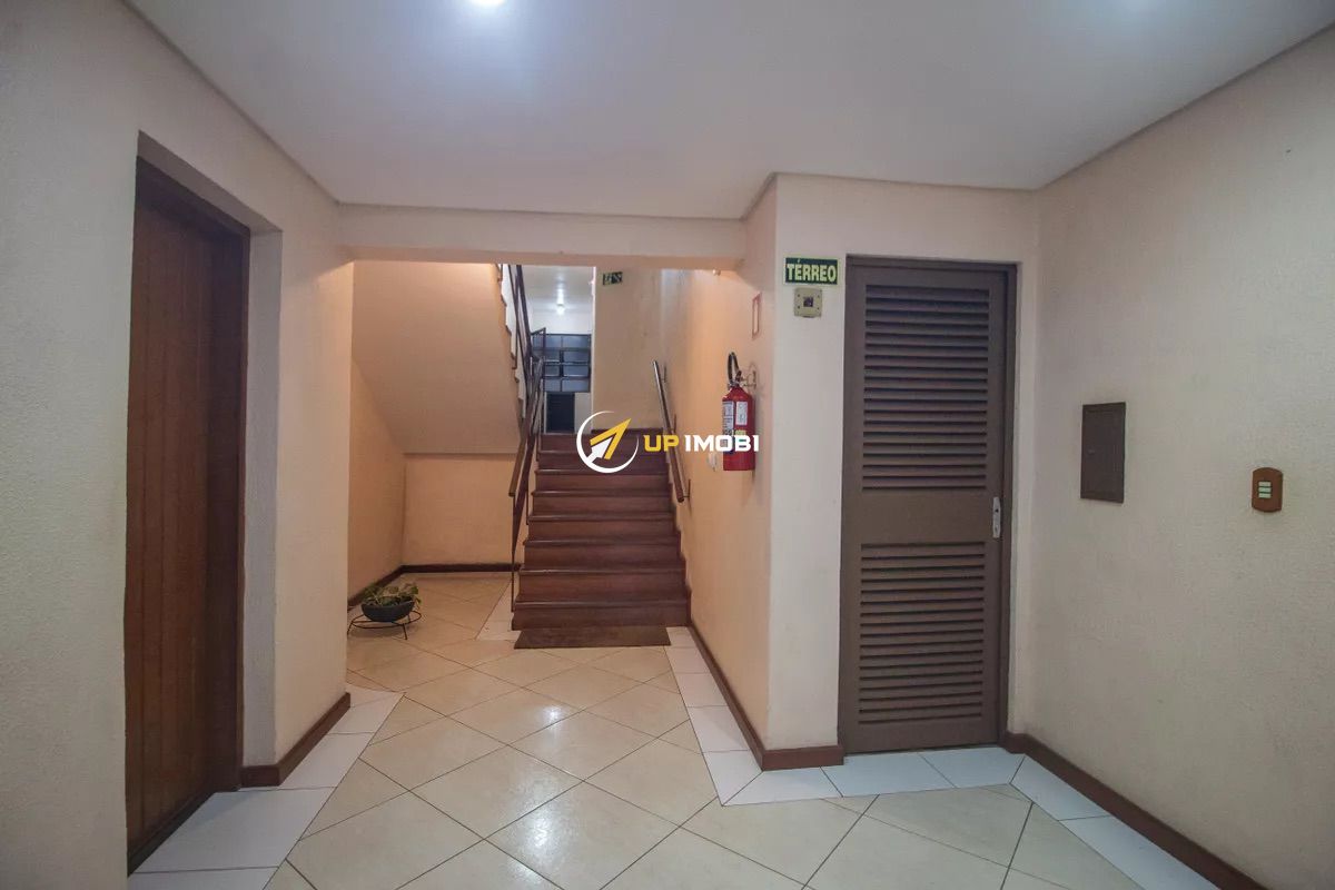 Casa, 2 dormitórios no bairro Cristal em Porto Alegre para Comprar