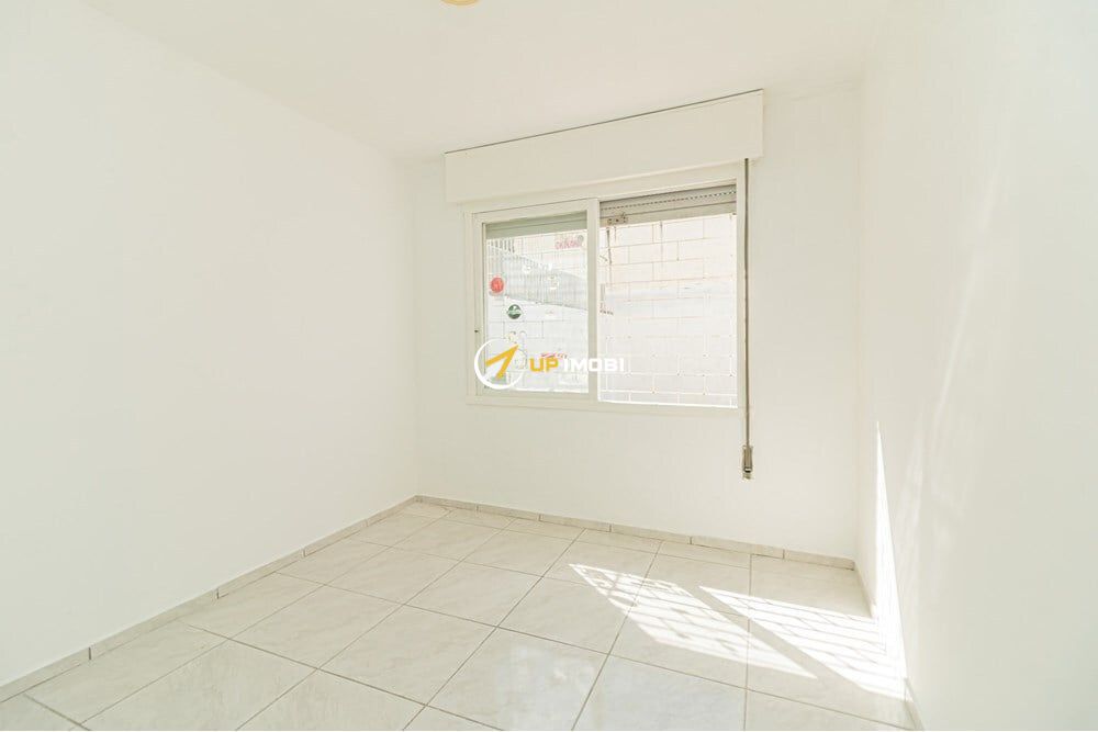Apartamento com 70m², 2 dormitórios no bairro São Sebastião em Porto Alegre para Comprar