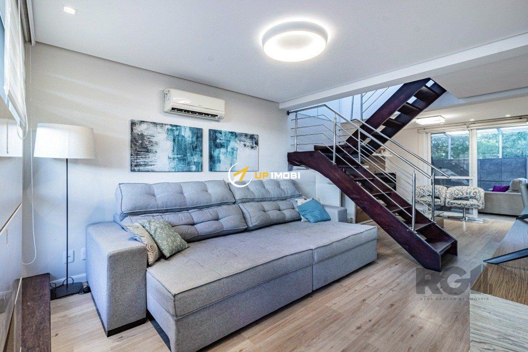 Casa de Condomínio, 3 dormitórios no bairro Ipanema em Porto Alegre para Comprar