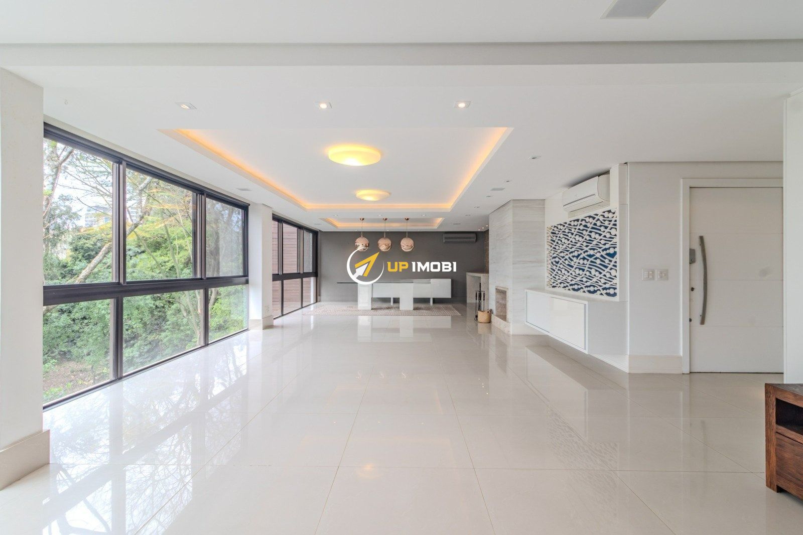 Apartamento, 4 dormitórios no bairro Três Figueiras em Porto Alegre para Comprar