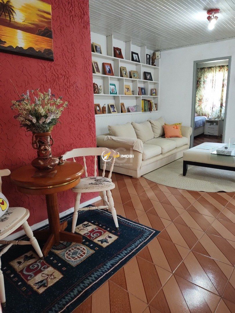 Casa com 335m², 3 dormitórios no bairro Partenon em Porto Alegre para Comprar