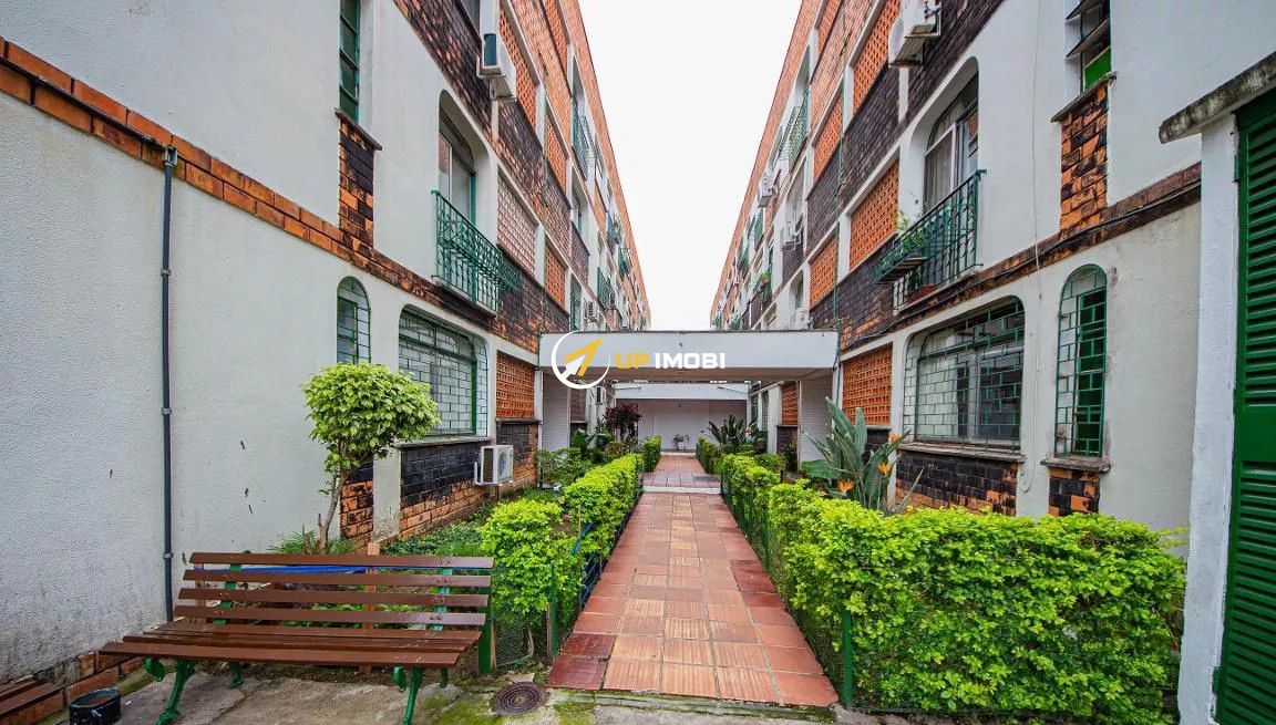 Apartamento, 1 dormitório no bairro Azenha em Porto Alegre para Comprar